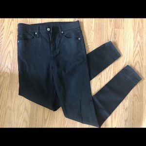 Black Skinny jeans